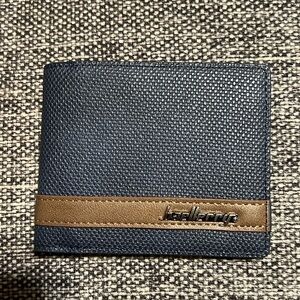 NWT Men’s Bi-Fold Wallet